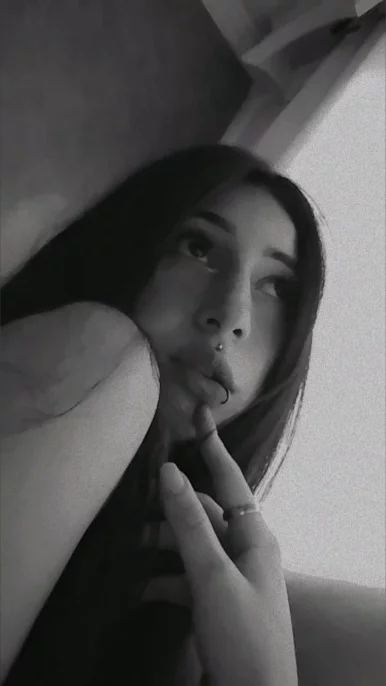 Photo of model @valentinaevil