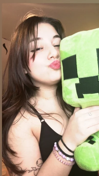 Photo of model @vampibabyy