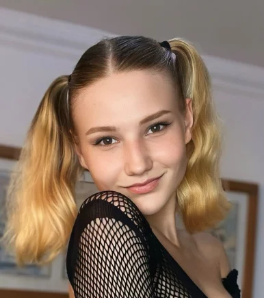 Photo of model @vanessa_norris