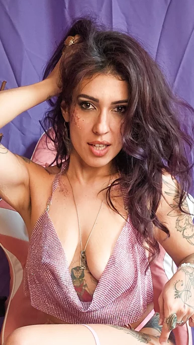 Photo of model @venomouslips