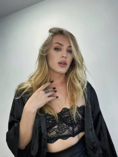 Photo of model @venusmileriya