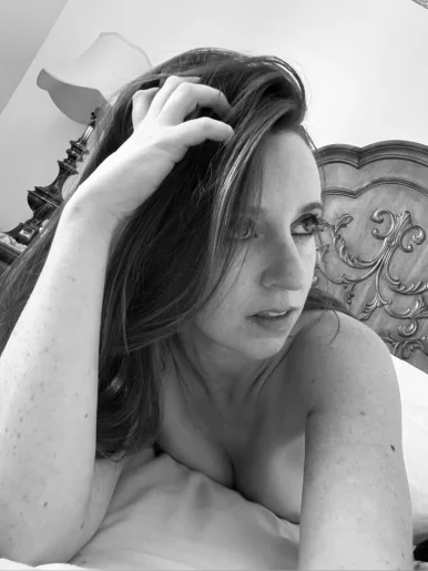 Photo of model @vesperlaine