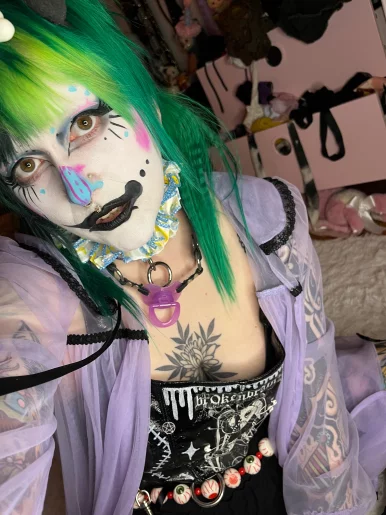 Photo of model @vexvermin