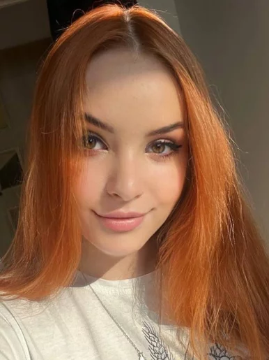 Photo of model @vika_redheadbaby