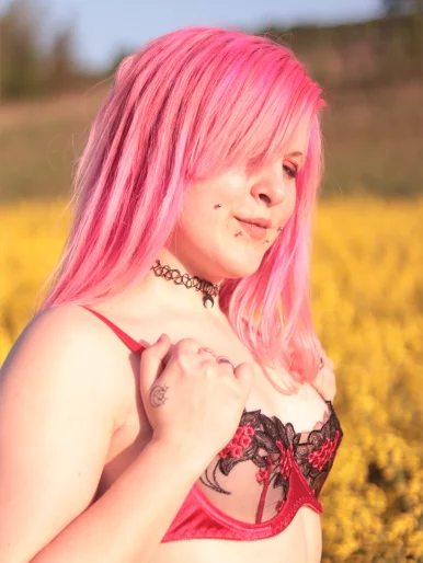 Photo of model @vikidevilsoul