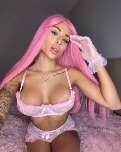 Photo of model @vio_elfie