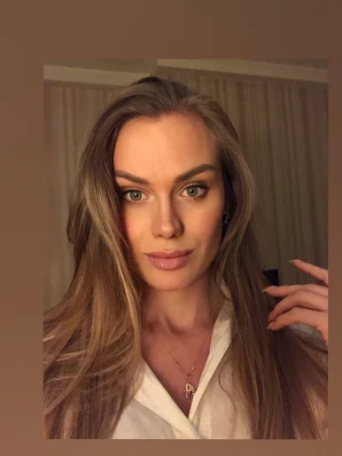 Photo of model @violablooom