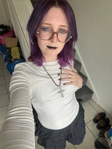 Photo of model @violet_flowers