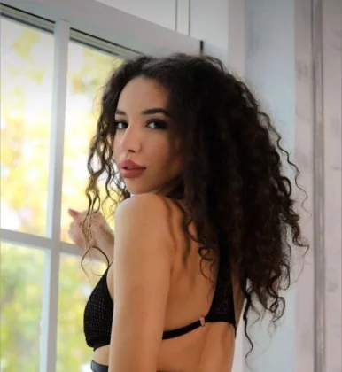 Photo of model @violet_secrets