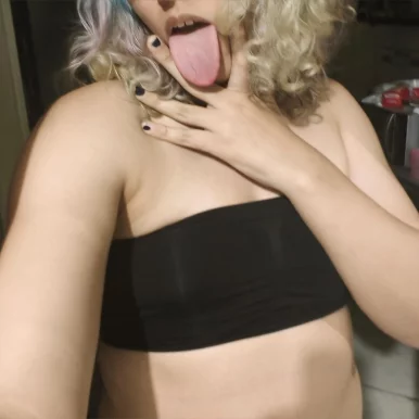 Photo of model @violet_xxx