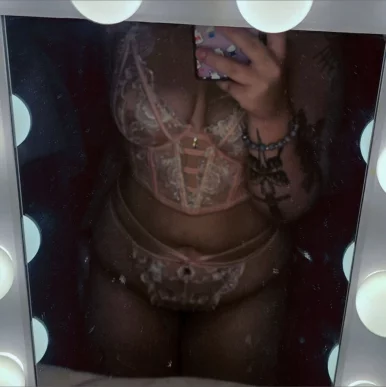 Photo of model @violetbaby_99