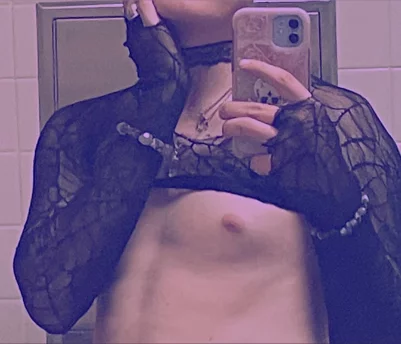 Photo of model @violetlesbiansquirrel