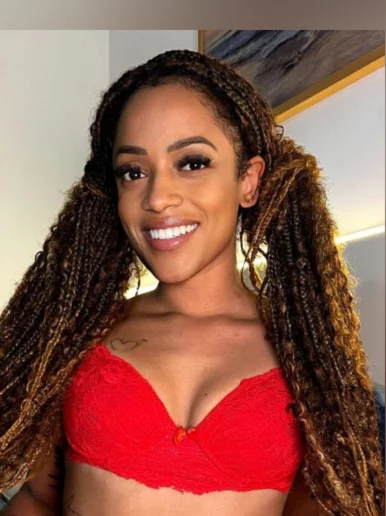 Photo of model @vitoria_alves