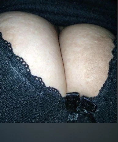 Photo of model @vivianafeet1