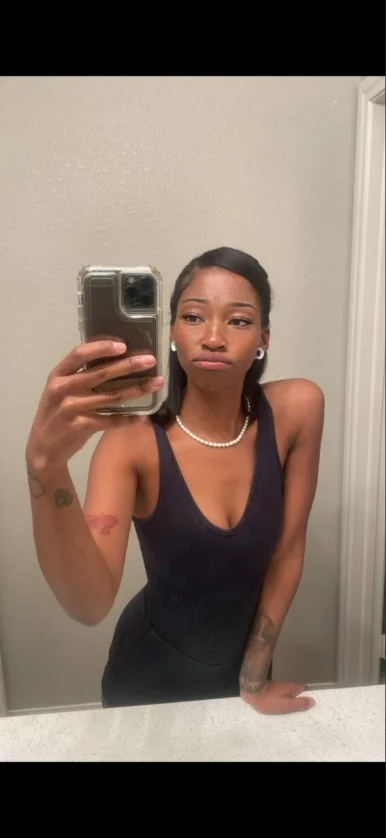 Photo of model @vivianrai