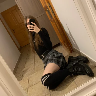 Photo of model @vivisectedg1rl