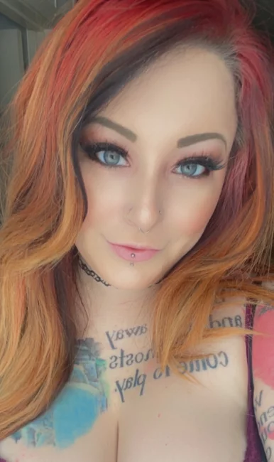 Photo of model @vivvhartleigh