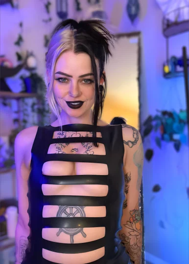 Photo of model @waifu.nextdoor