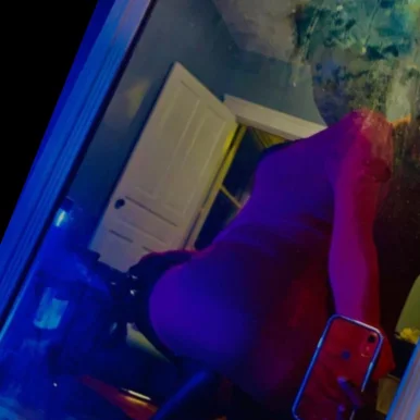 Photo of model @weirdfatassblackb1tch