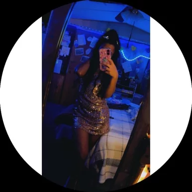 Photo of model @wet-spicy-mama