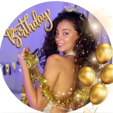 Photo of model @wetdreamycurls