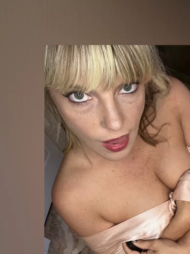 Photo of model @whitney.lane