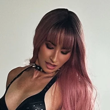 Photo of model @worshipgoddessmercy