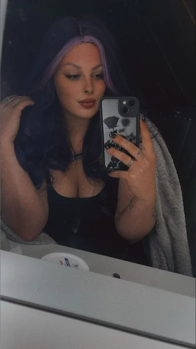 Photo of model @xemilywild