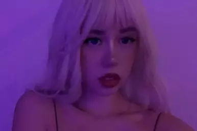 Photo of model @xhaileycooper