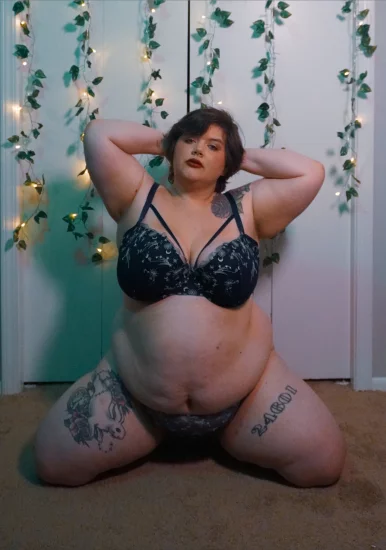 Photo of model @xmidnightxwolfex