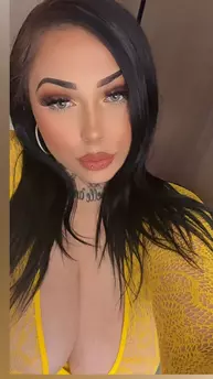 Photo of model @xobadgirlremy