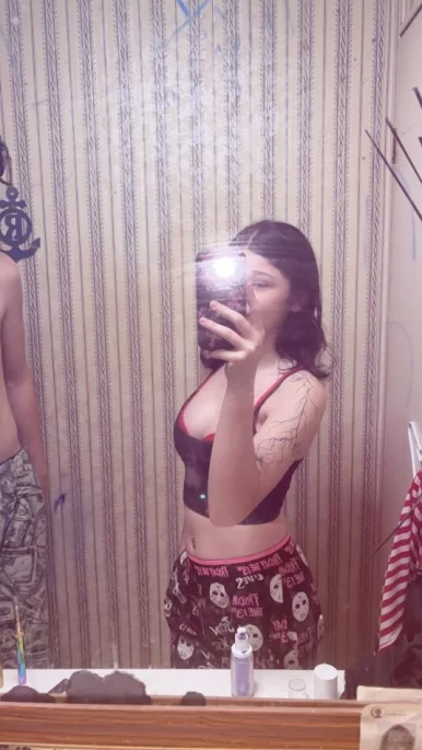 Photo of model @xxluvbug420xx