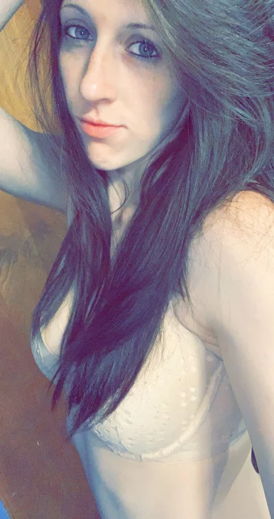 Photo of model @xxyummymommaxx