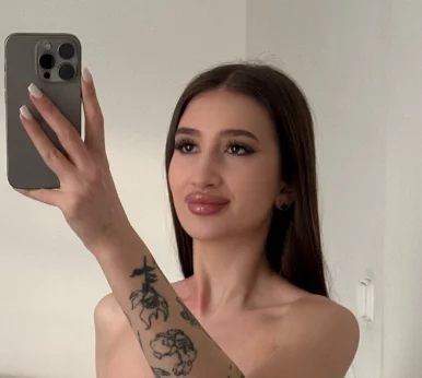 Photo of model @yanajane