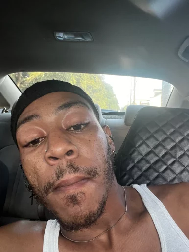 Photo of model @yellowboi69