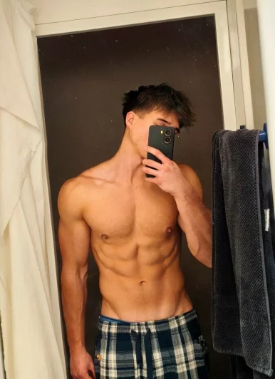 Photo of model @yngm0nster0