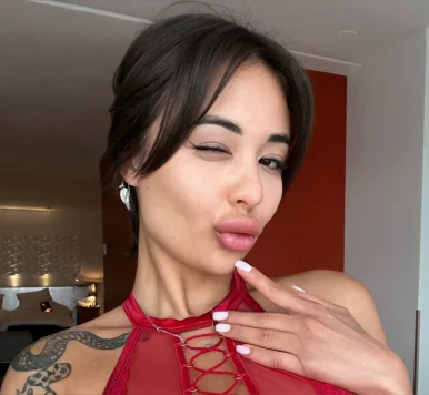 Photo of model @your_doll_ariana