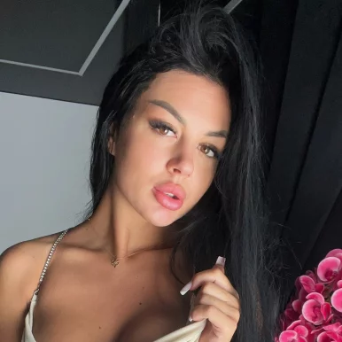 Photo of model @yourangeljoanna