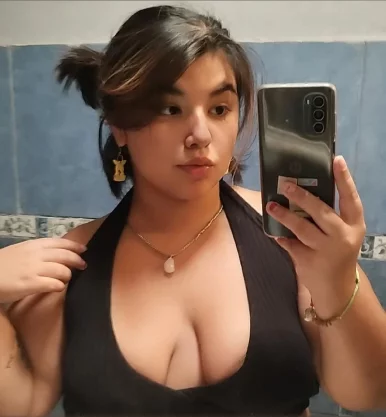 Photo of model @yourdangerousgirl