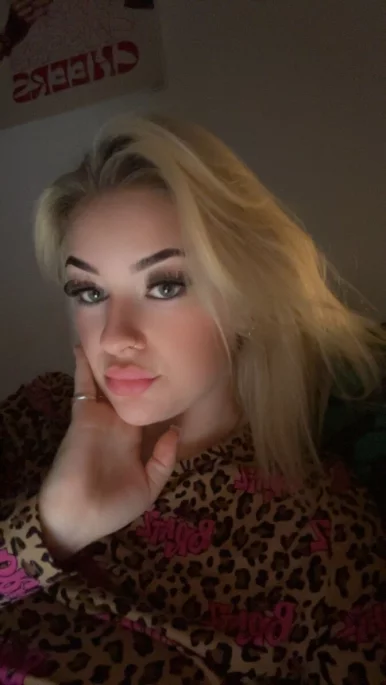 Photo of model @yourfave3