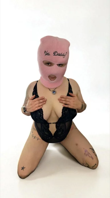 Photo of model @yoursecrectaltgirl