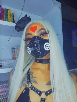 Photo of model @yoursenpaix