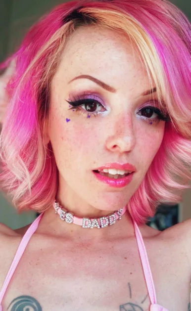 Photo of model @zoe_riot