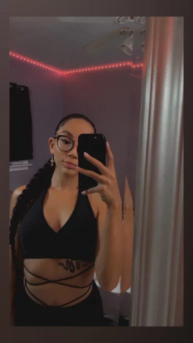 Photo of model @zoelynnn