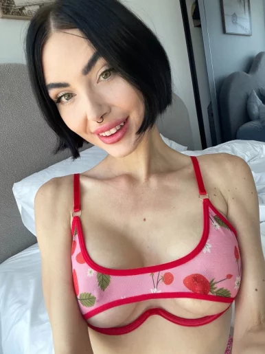 Photo of model @zoinksvalarie